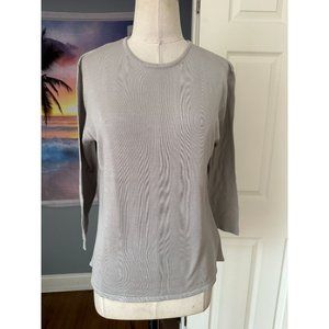 Composition 100% silk 3/4 sleeve gray sweater top  S